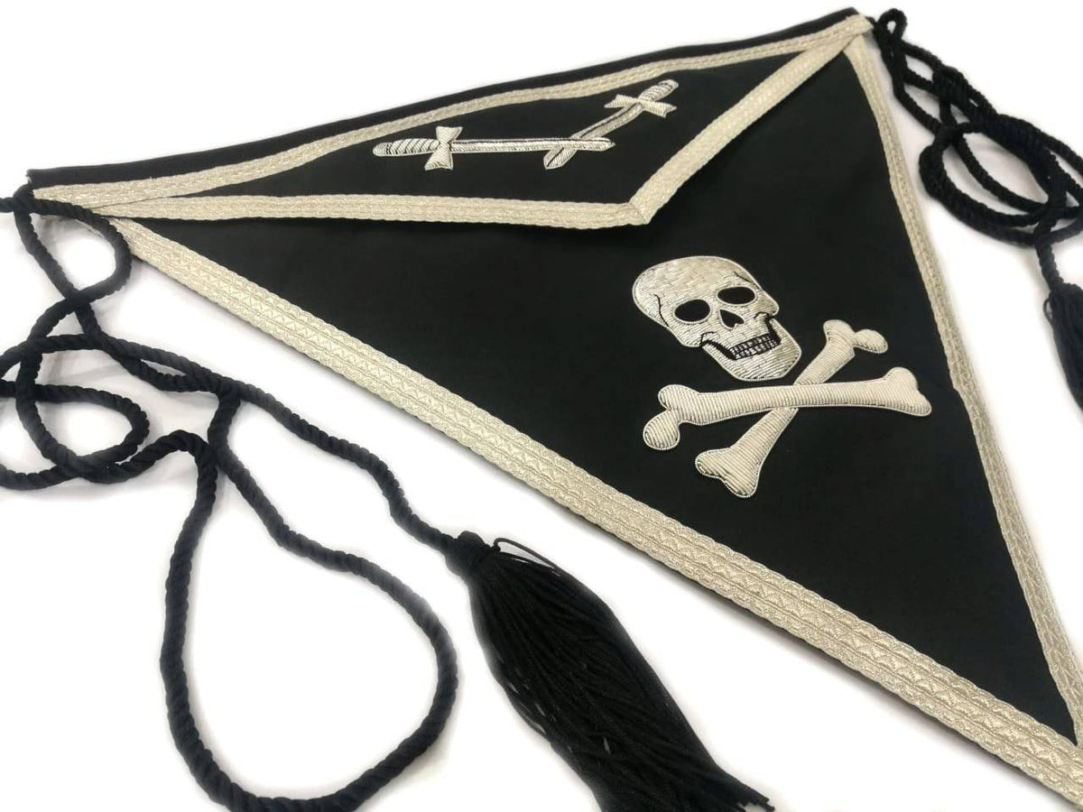 Knights Templar Apron - Silver Bullion Embroidery - Bricks Masons