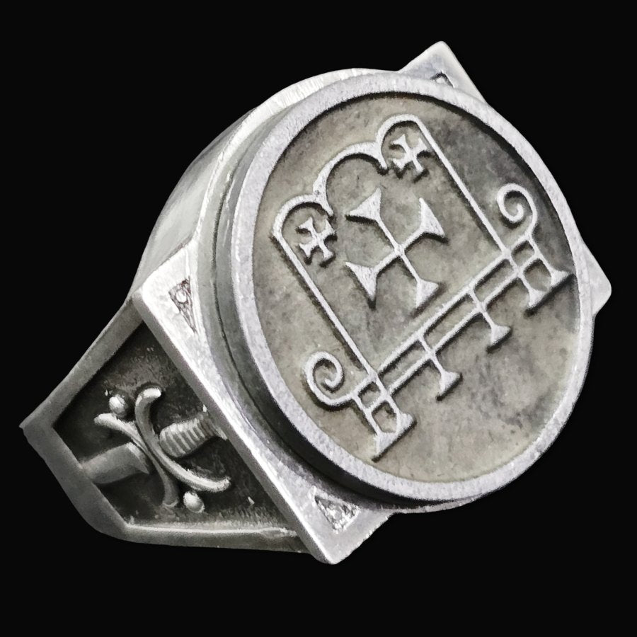Demon Ring 8 Duke Barbatos 72 Demons Lesser Key of Solomon Goetia In Silver 2.2 cm x 1.8 cm 18 Gr Art 1786 - Bricks Masons