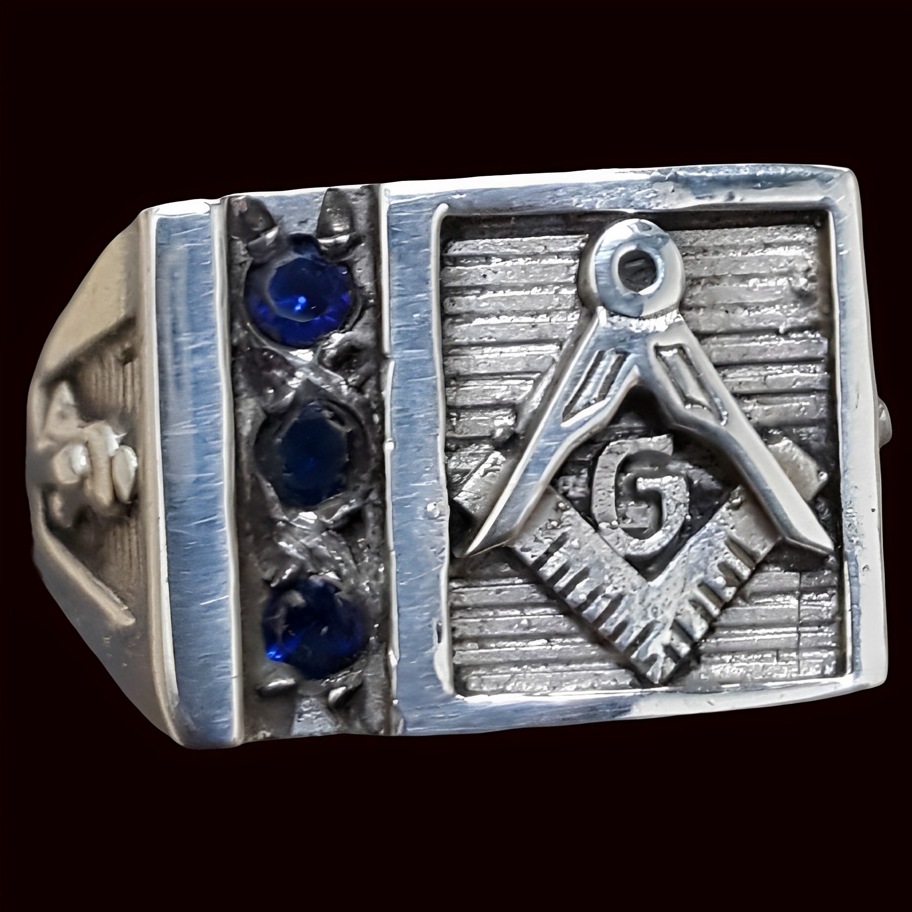 Masonic Master Degree Ring with Masonic Stones Art 66 - Bricks Masons