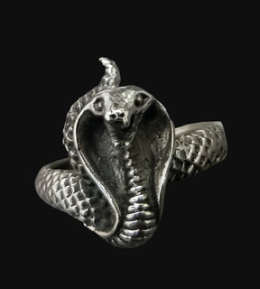 Egyptian Cobra Ring in Silver 1.5 x 1 cm 6 g Art 854 - Bricks Masons