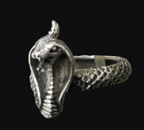 Egyptian Cobra Ring in Silver 1.5 x 1 cm 6 g Art 854 - Bricks Masons