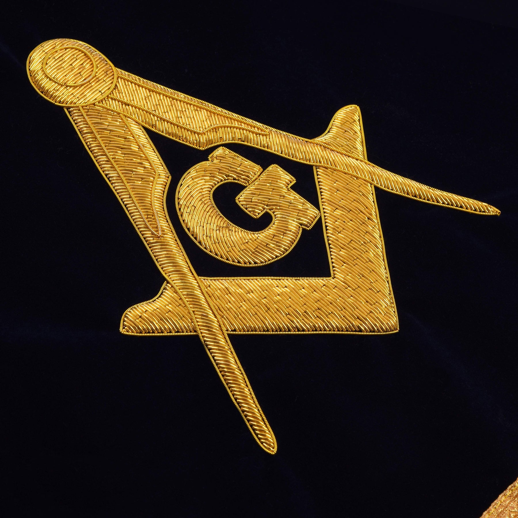 Master Mason Blue Lodge Pedestal Cover - Dark Blue Velvet With Gold Bullion & Fringe - Bricks Masons