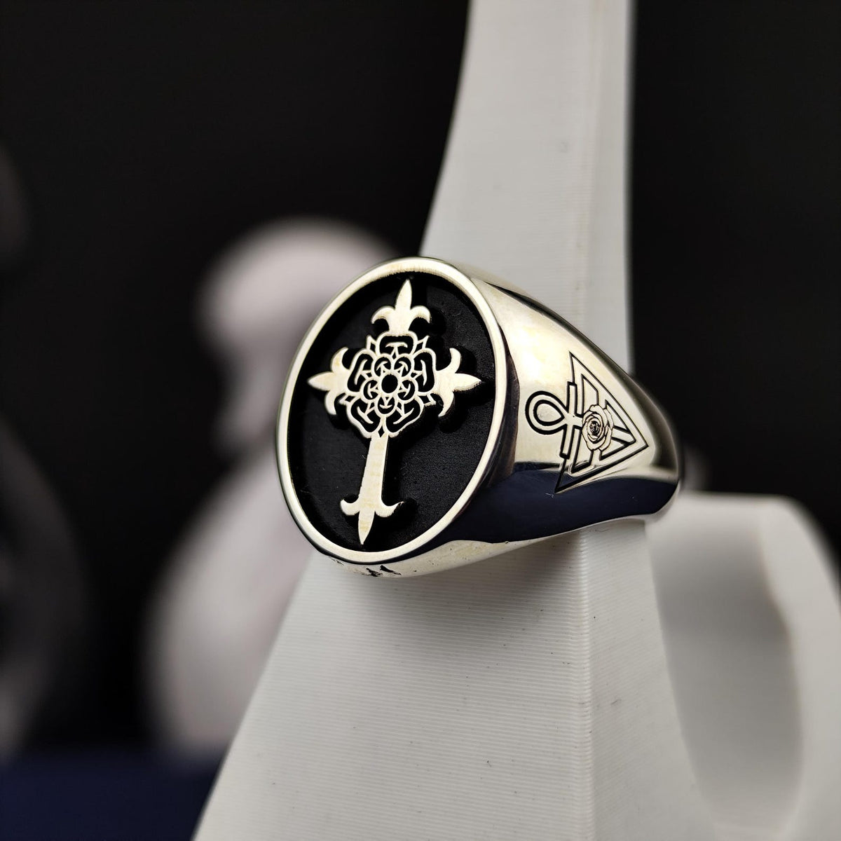 18th Degree Rose Croix Scottish Rite Ring - Cross With Blooming Rose - Bricks Masons