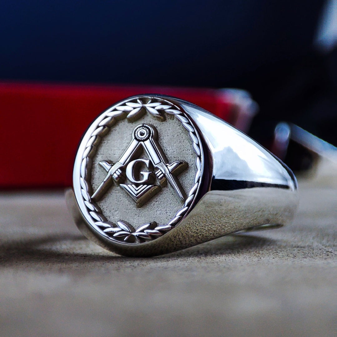 Master Mason Pattern Subtle Master Mason Blue Lodge Ring - Leaf Pattern Engraved Signet With S&C G ...