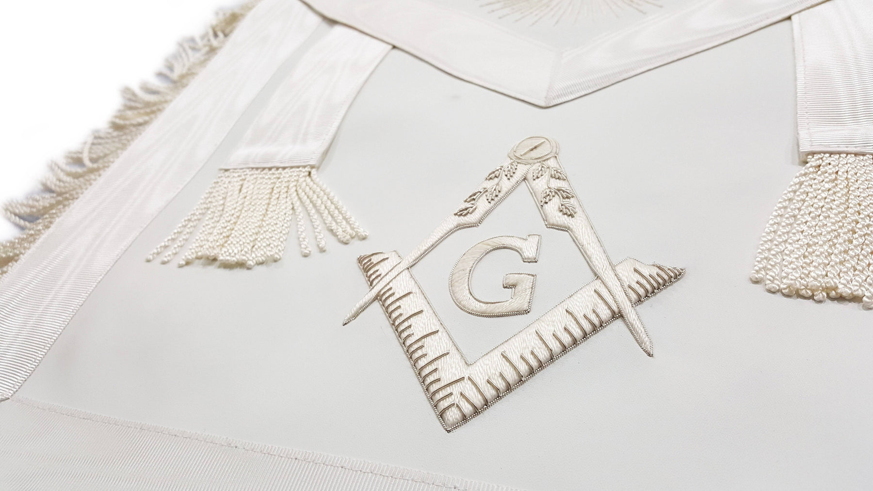 Master Mason Blue Lodge Apron - White Hand Embroidery - Bricks Masons
