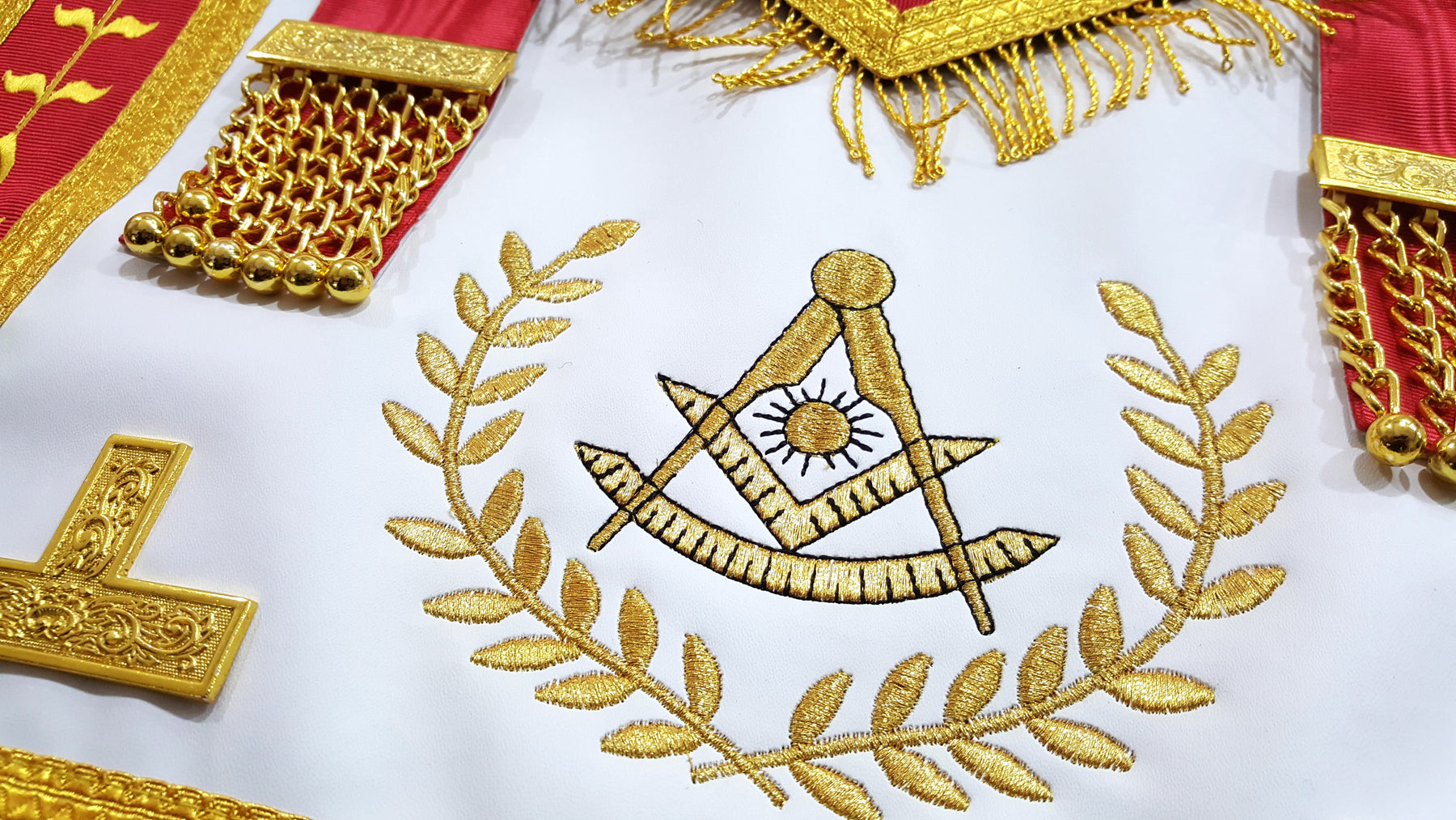 Past Master Blue Lodge Apron - Red Gold Machine Embroidery - Bricks Masons