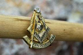 Masonic Past Master Quadrant 2.5cm Lapel Pin - Bricks Masons