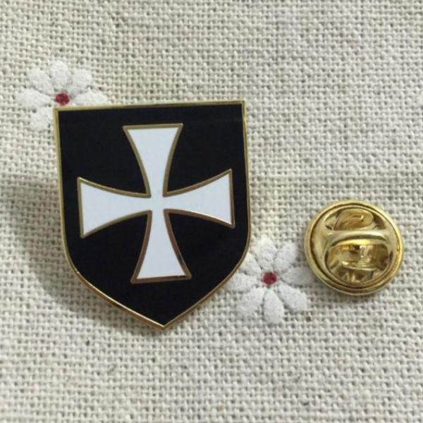 White Cross Black Shield Knights Templar Masonic Lapel Pin - Bricks Masons